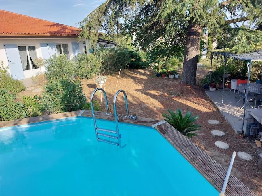 Villa De Charme Avec Piscine Saint-Jory Bagian luar foto