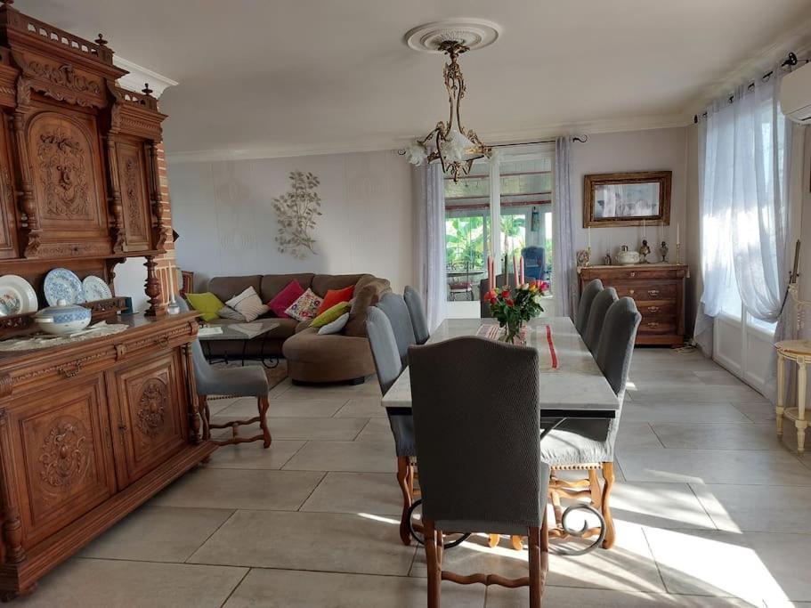 Villa De Charme Avec Piscine Saint-Jory Bagian luar foto