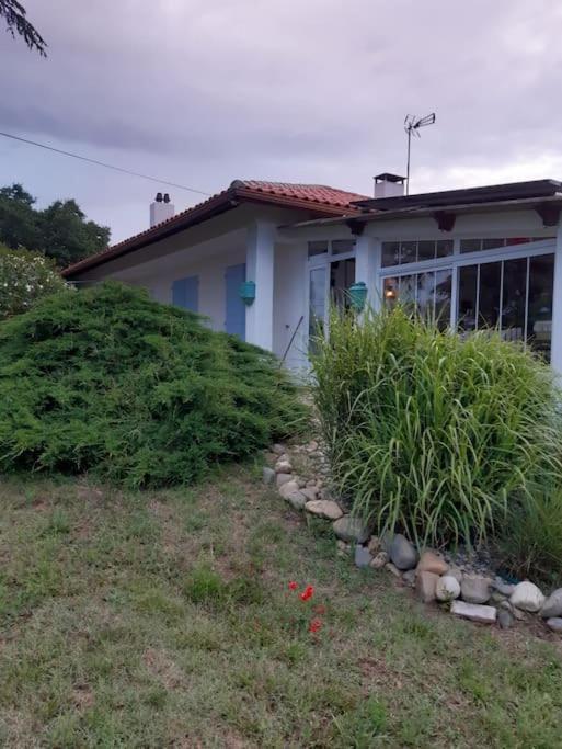 Villa De Charme Avec Piscine Saint-Jory Bagian luar foto